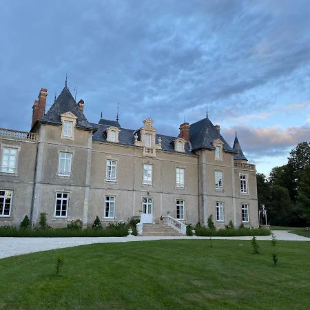 Chateau De St-Fulgent, Gite La Tour Saint-Fulgent Exterior foto