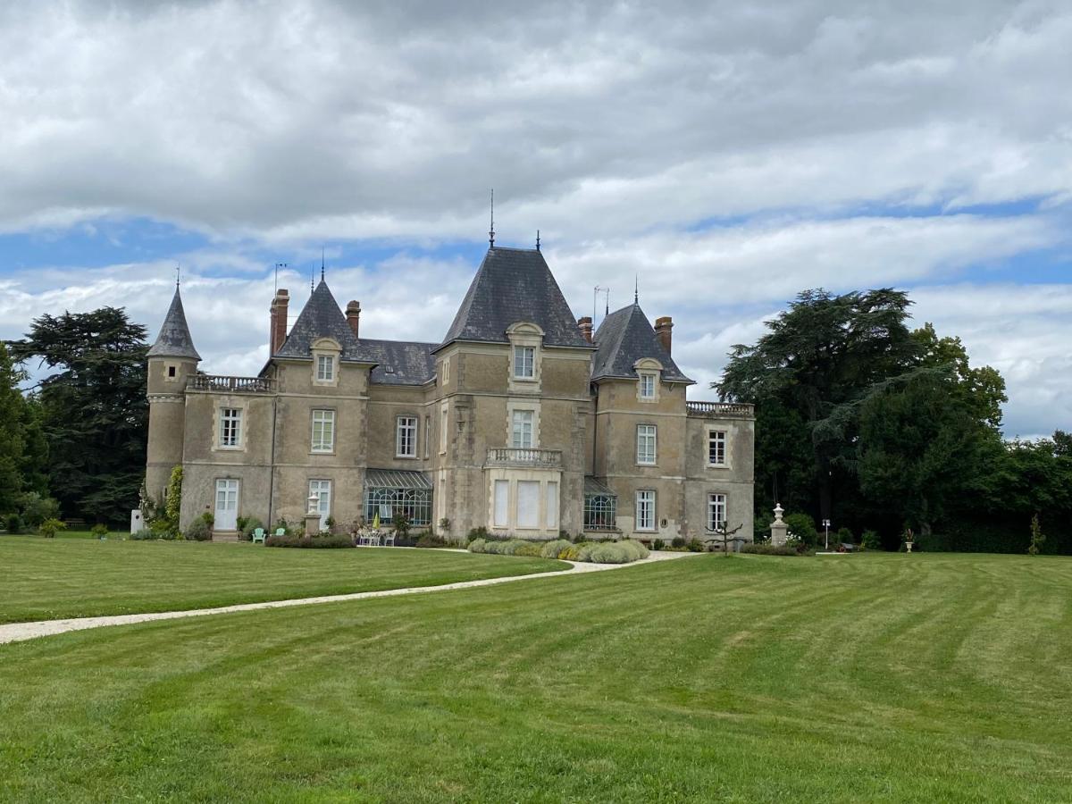 Chateau De St-Fulgent, Gite La Tour Saint-Fulgent Exterior foto